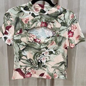 NWT Guess - Half Sleeve Gwen Cutout Peach Orchid Jungle Size Medium